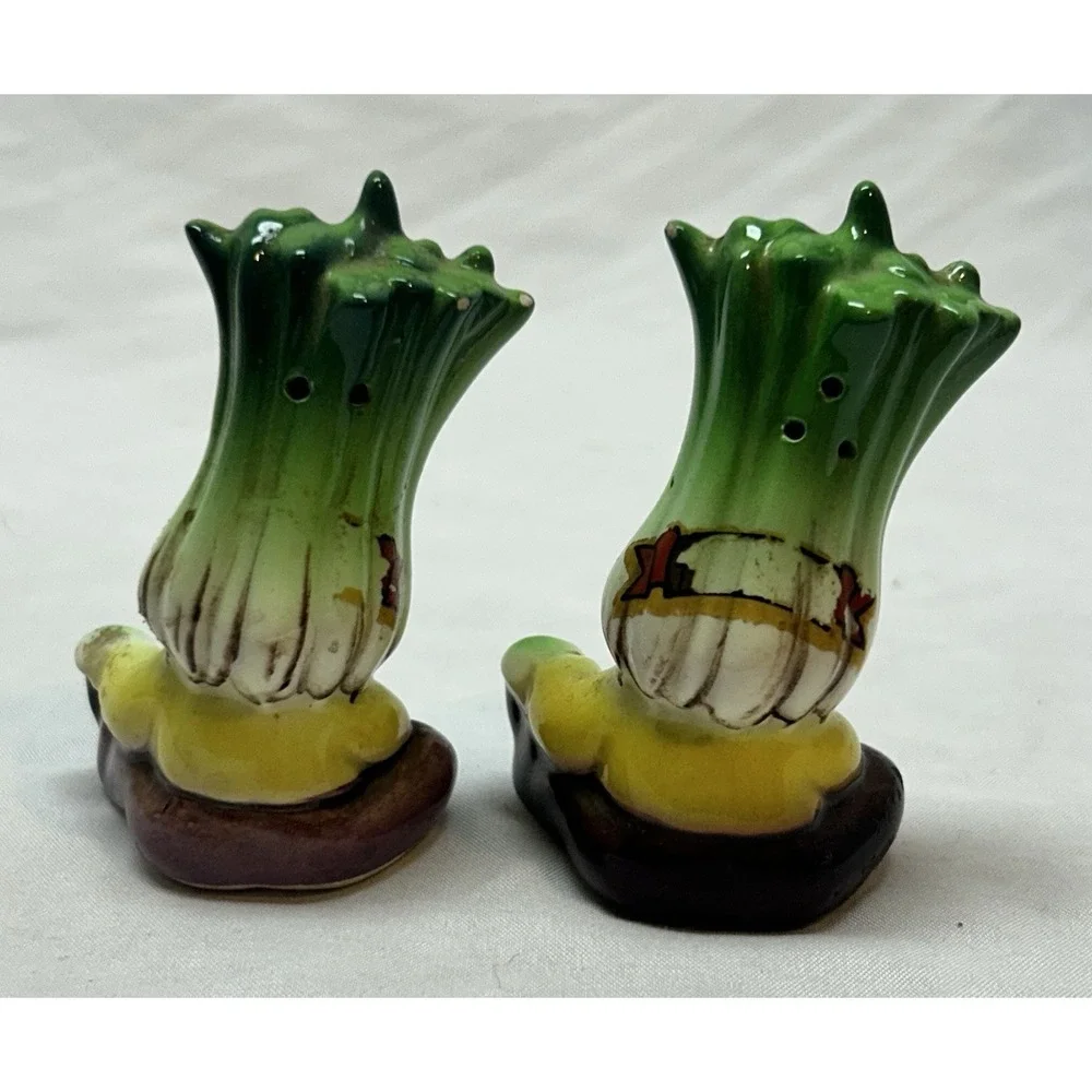 Vintage Salt & Pepper Shaker Ucagco Anthropomorphic Happy Celery Stalk Heads
